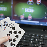 アメーバピグで家具を横や縦に動かす方法の仕方をおしえてください。矢印でやっても駄目でしたけどなぜですか?あと他にキーを押さなくてはいけないのですか?そうだとしたらそのキーを教えてください。