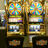 スロット バイオハザード5のウロボロスモードについて教えてください。
突入契機はリプレイと強弱チャンスリプレイだけですか?
今日入ったんですが数ゲームリプレイとベルが続いたあと、 弱チェ→ハズレ(転落?)→弱チェ→弱チェ(あいまいです)でたしか20しかのらなかってかなり萎えました。
ウロボロスでこれはかなり残念なパターンですか?
あとART入ってレア子役引いていないのにチ...