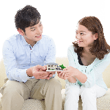 大樹生命のドリームクルーズというオーストリアドルの積み立て保険商品に入ってます。あと2年ほどで主契約保険料払込期間の10年を迎えるのですが、お金に困り、払ったほとんどのお金を保険会社から借りてます。 年利子5%です。
合計で300万くらいは借りてると思います。
この場合ですと、一度保険を解約して借金を返してまた新たに保険か投資信託などに入った方がいいでしょうか?お恥ずかしい話ですみません。
...