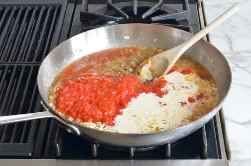 making chicken tikka masala sauce